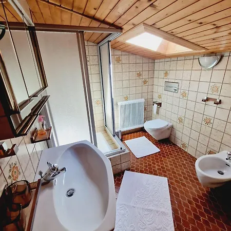 公寓 Haus Raetikon *